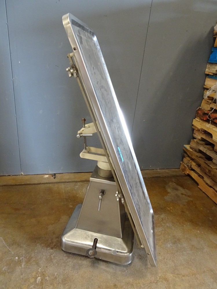 Shore-Line Mobile Adjustable Hydraulic Veterinary Surgery Table - Needs Work