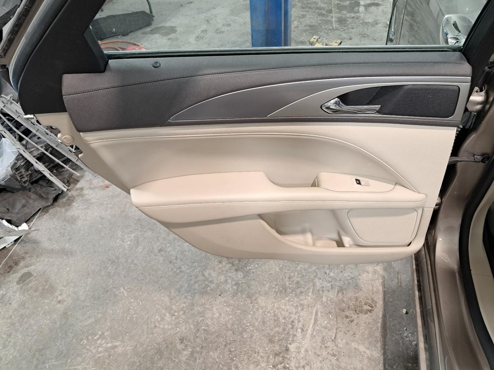 2020 LINCOLN MKZ LR Door Trim Panel