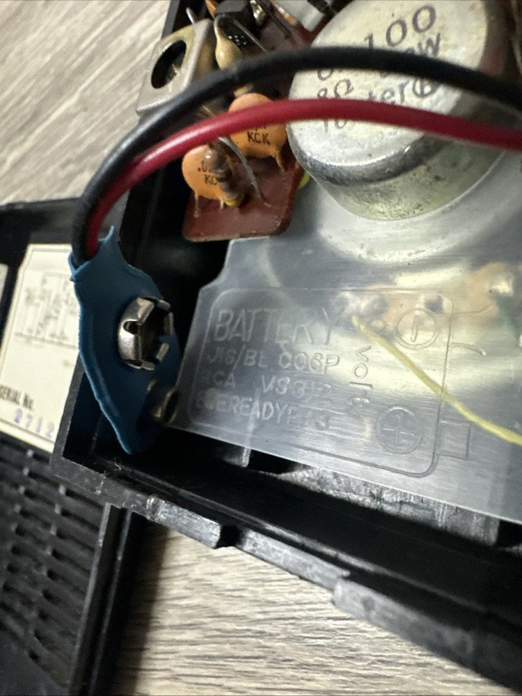 Vintage Realtone Solid State Transistor Radio Tested Working