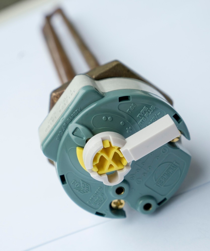 HOT WATER Solar TANK HEATING ELEMENT 3000W 1 1/4" BSP WITH ROD THERMOSTAT RTS