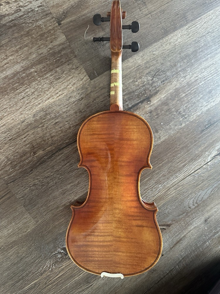 Slightly used 11” Viola – Barely Used, Great Condition!
