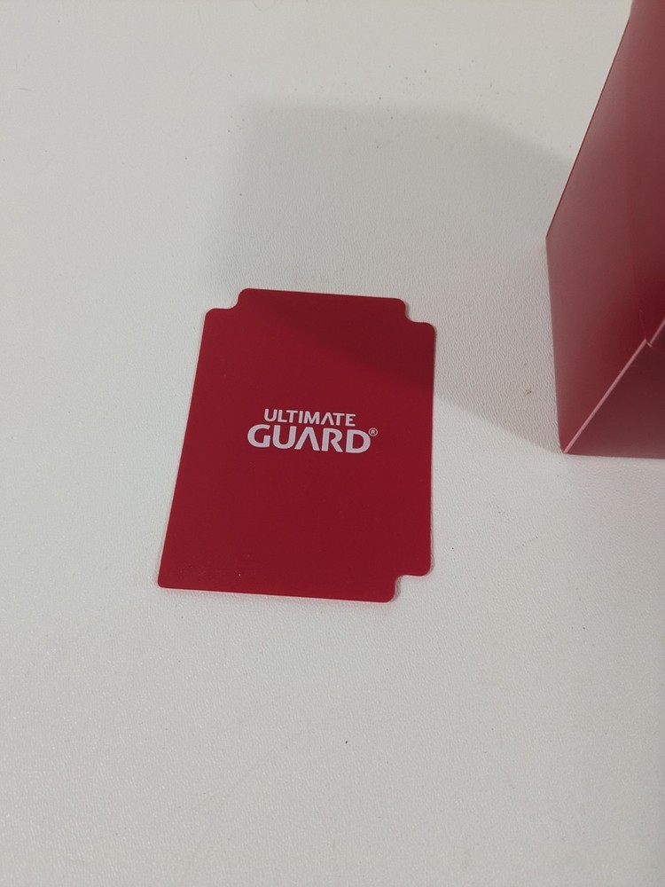 Ultimate Guard 100 Plus Deck Case Standard Red One Divider