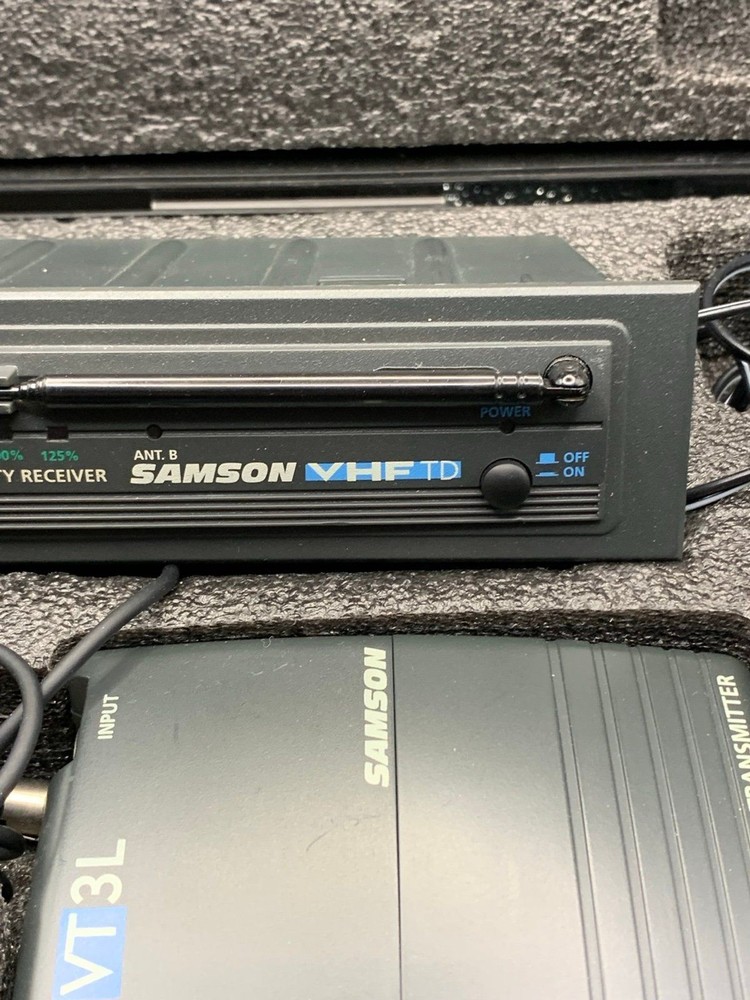 Samson VR3TD True Diversity Receiver, VT3L VHS Beltpack Transmitter,