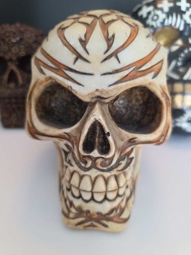 Skull Decor Figurines, Lot Of 5