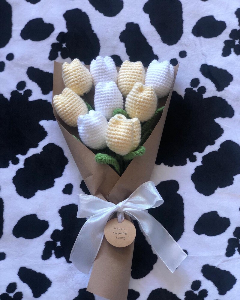 handmade trending crochet tulips