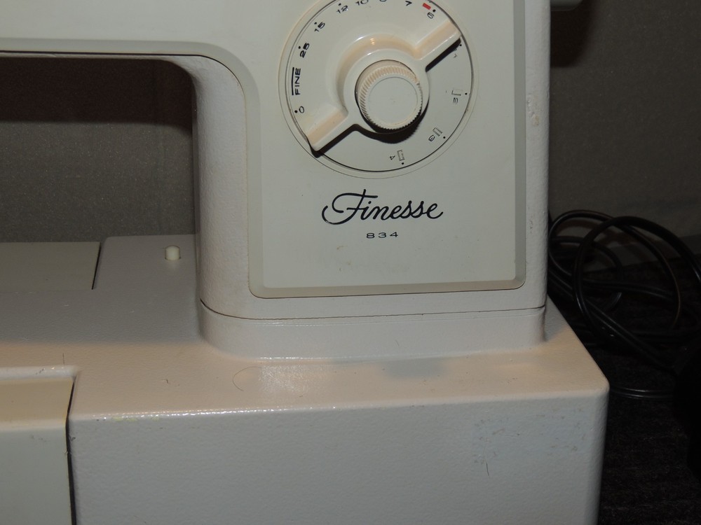 Finesse 834 Sewing Machine