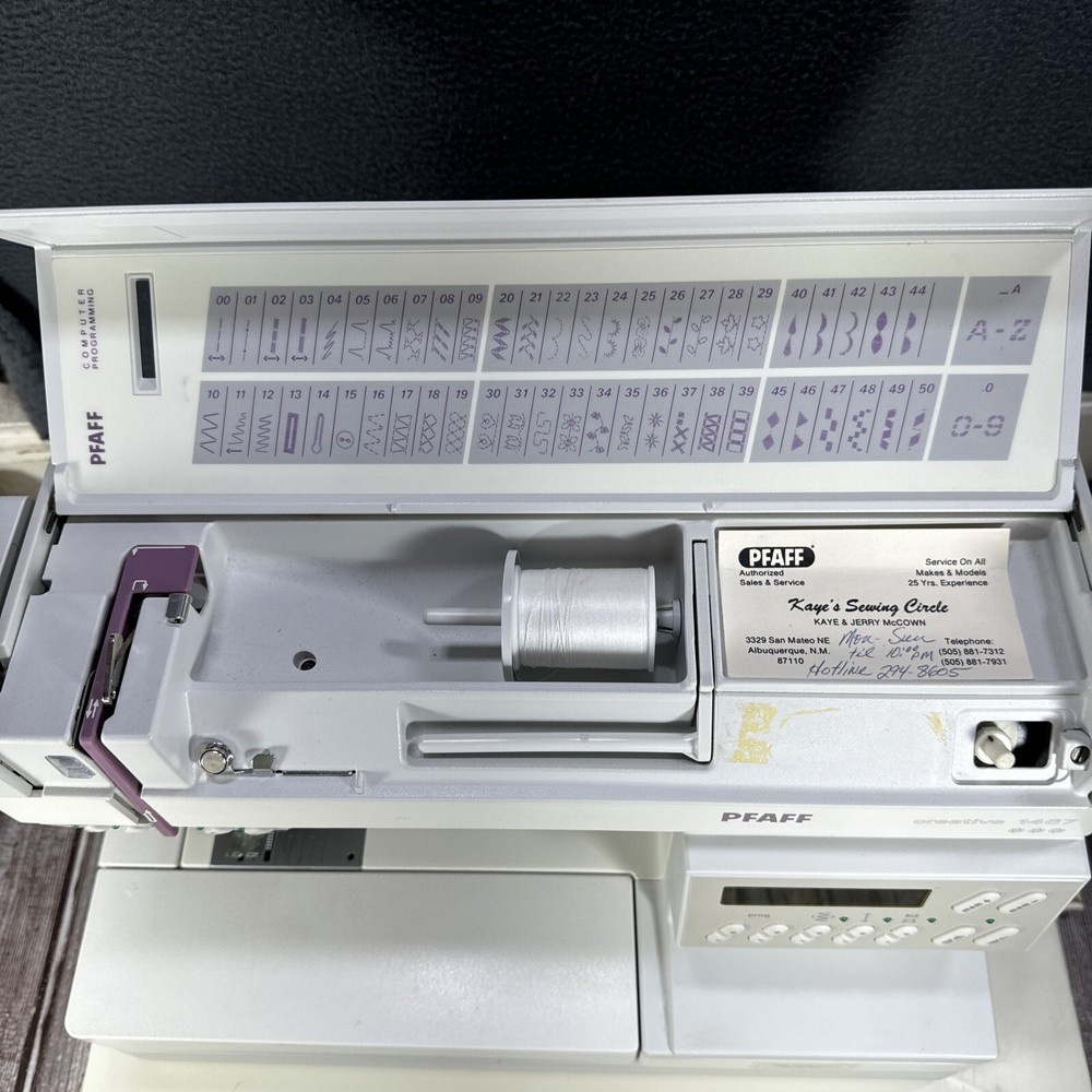 PFAFF Creative 1467 Sewing Machine W/ Pedal, Case