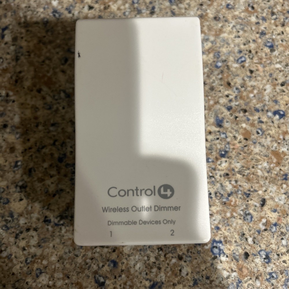 Control 4 Wireless Outlet Dimmer White LOZ-5D1-WH