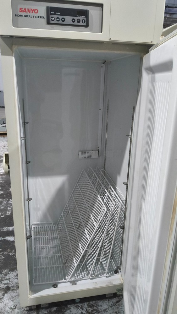 Sanyo Biomedical Freezer Model MDF-U730M