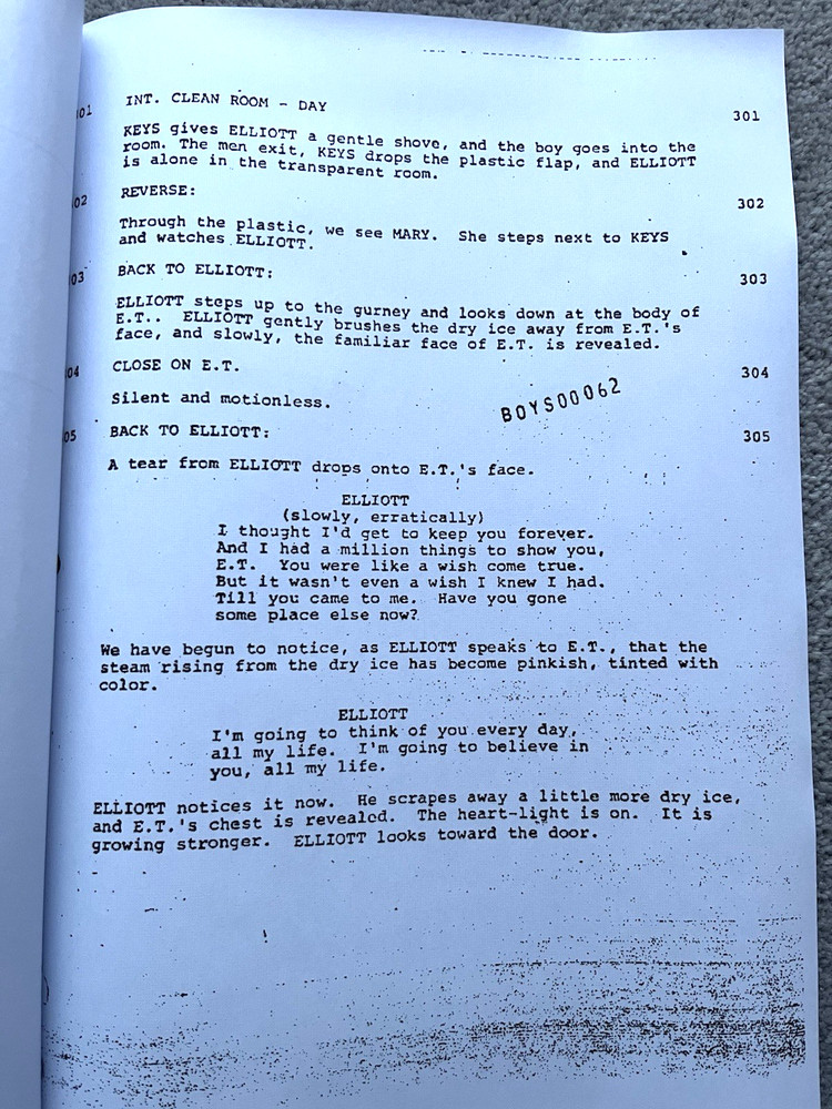 E.T. The Extra-Terrestrial Film Screenplay / Script. Henry Thomas, Spielberg.