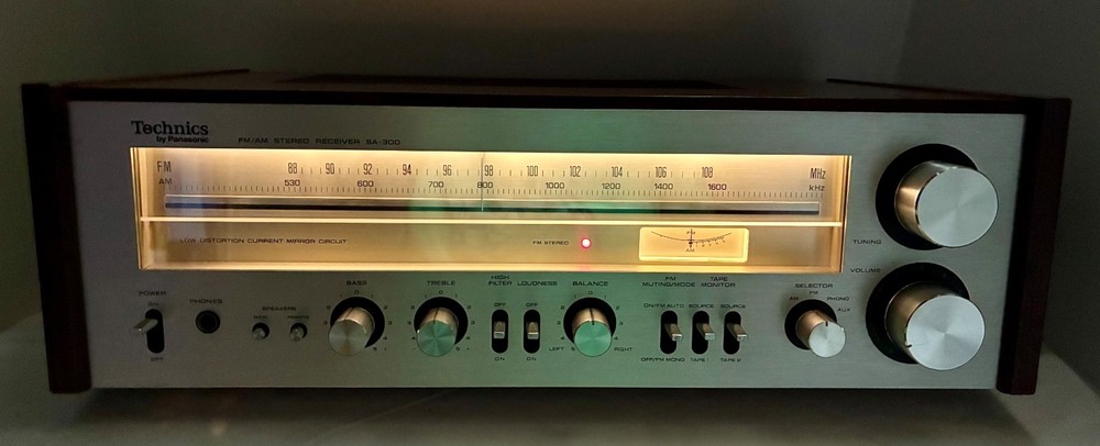 Vintage Technics SA-300 Receiver. Tested and Serviced.