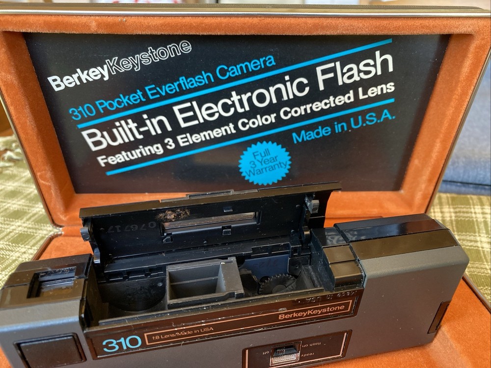 VINTAGE Berkey Keystone 310 Pocket Electronic Everflash Camera TESTED & WORKING