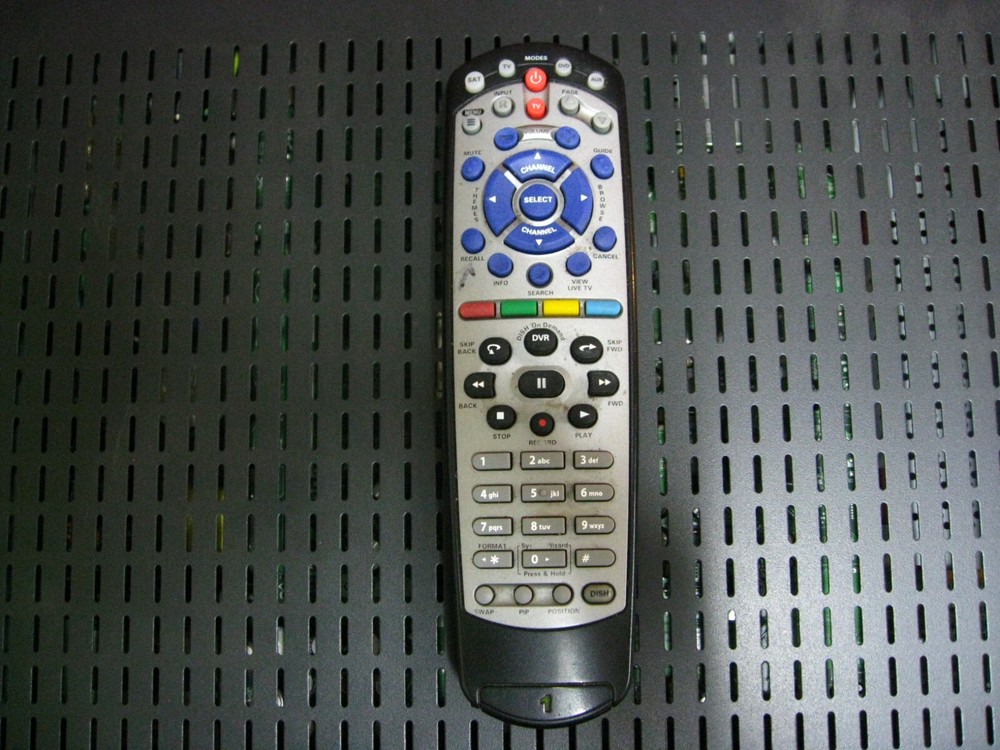 VIP222k receiver Network HDTV / Remote Tested - Powers On + Displays