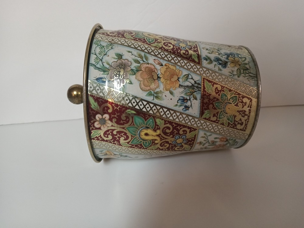 VINTAGE CONTAINER MADE IN ENGLAND TIN CONTAINER WITH LID