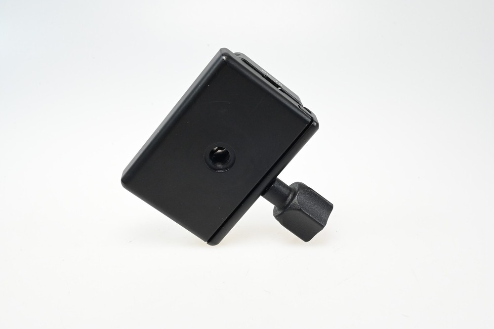 Induro QRT70 Quick Release Adapter #G304