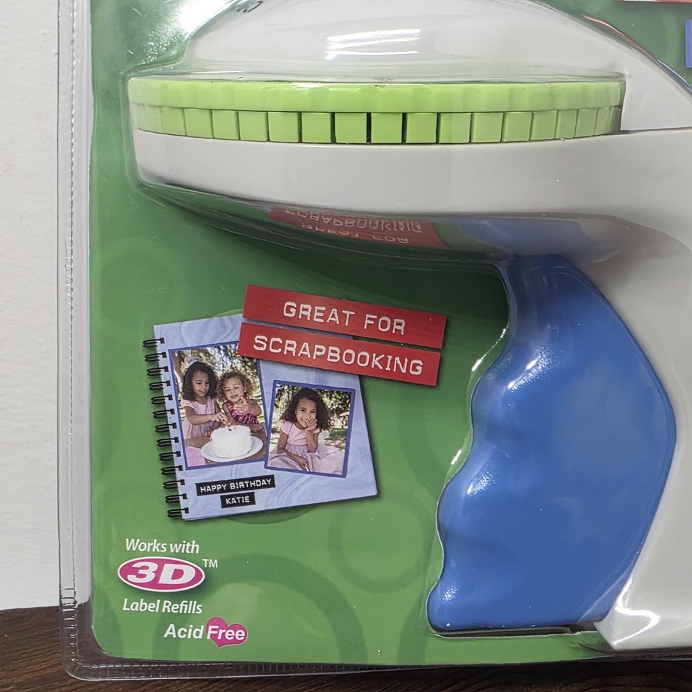 DYMO Organizer Xpress Handheld Embossing Label Maker (12965) New