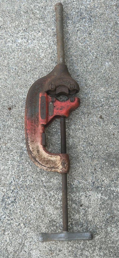 Ridgid 44-S Pipe Cutter For 2 1/2" to 4"  Pipe