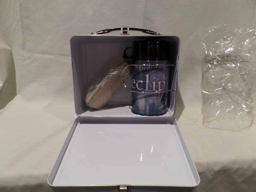 RARE TWILIGHT "ECLIPSE" METAL LUNCH BOX WITH MATCHING THERMOS BY NECA