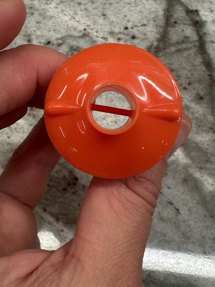 2 Worlds Smallest Juice Extractor Plastic Kitchen Tool Orange Gadget Juicer