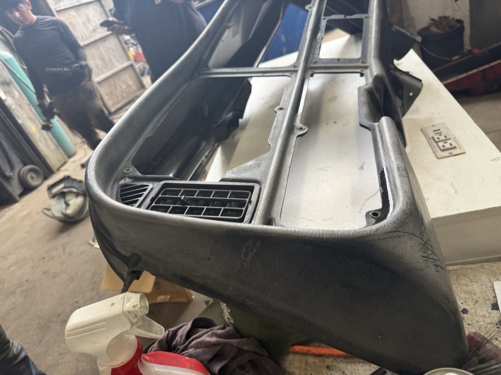 PETERBILT DASH SHELL 17 04228 201 SEE PICS