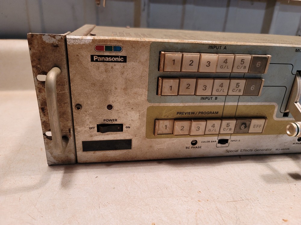 Panasonic Video Switcher & Effects Generator Model WJ-4600A Powers On AS-IS