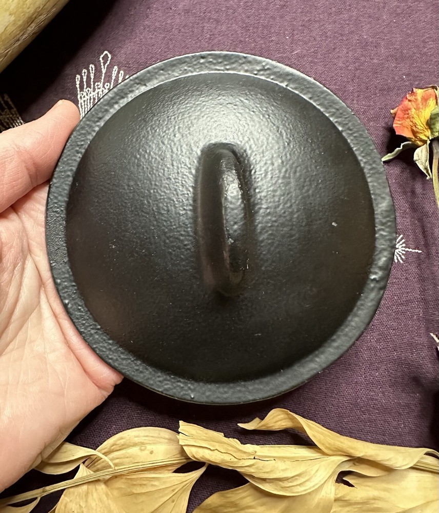 Cast Iron Cauldron With Lid And Handle, Black Cauldron
