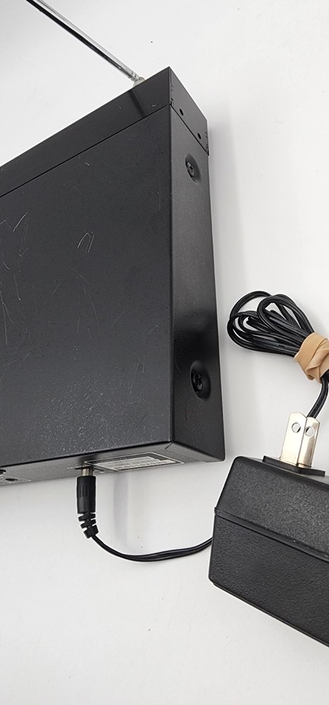 IDOLpro VHF-638 Wireless Microphone system