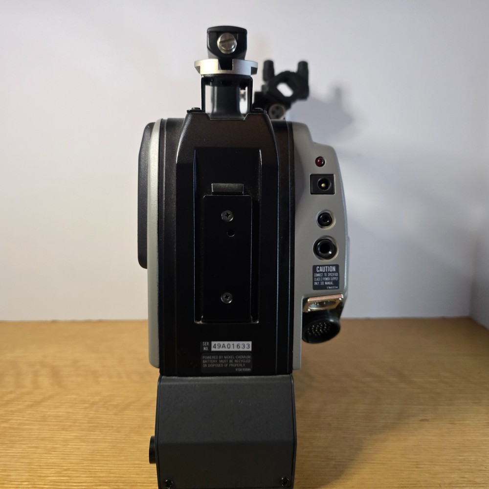 Panasonic WV-F565 No Cables Untested