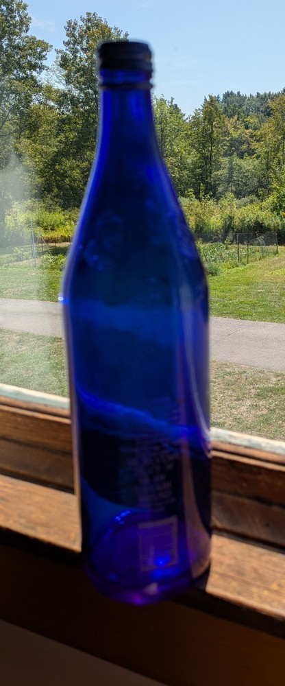 Saratoga Sparkling Spring Water Blue Bottle