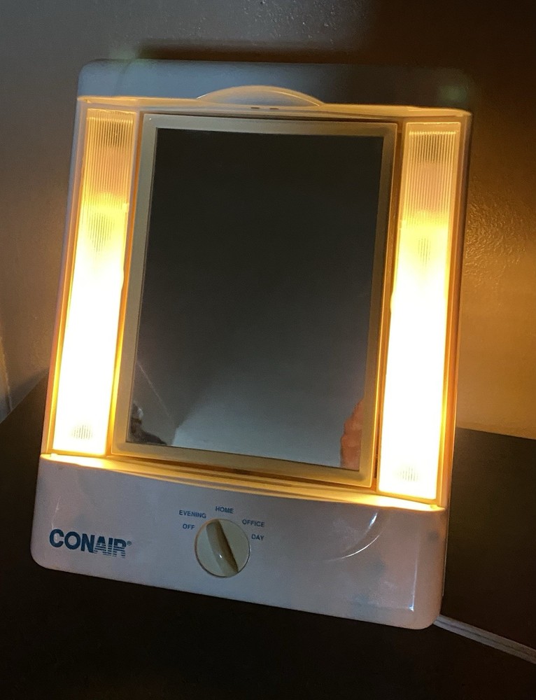 Vintage Conair Double Sided Lighted Magnifying Mirror 12 x 9.5