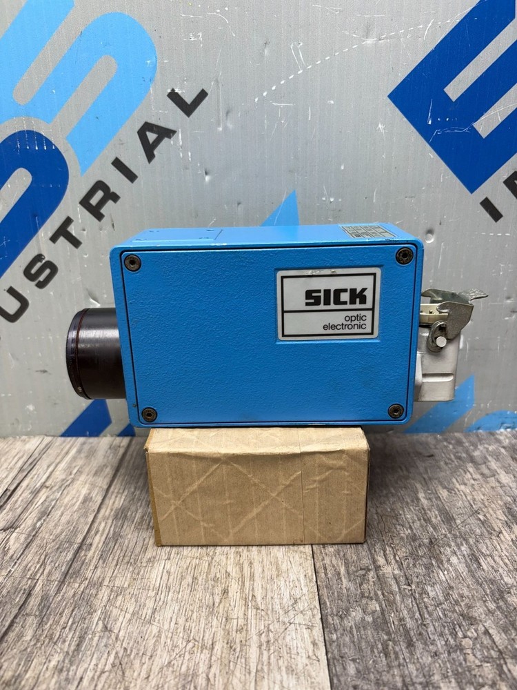 SICK LUT1-540 LUMINESCENCE SENSOR 18-30VDC