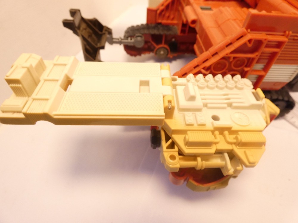 Transformers scavenger Decepticon Excavator 2008 Hasbro