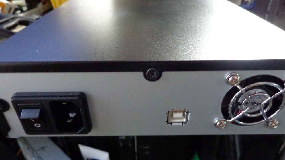 Quantum CD320UE DAT320 USB External Tape Drive
