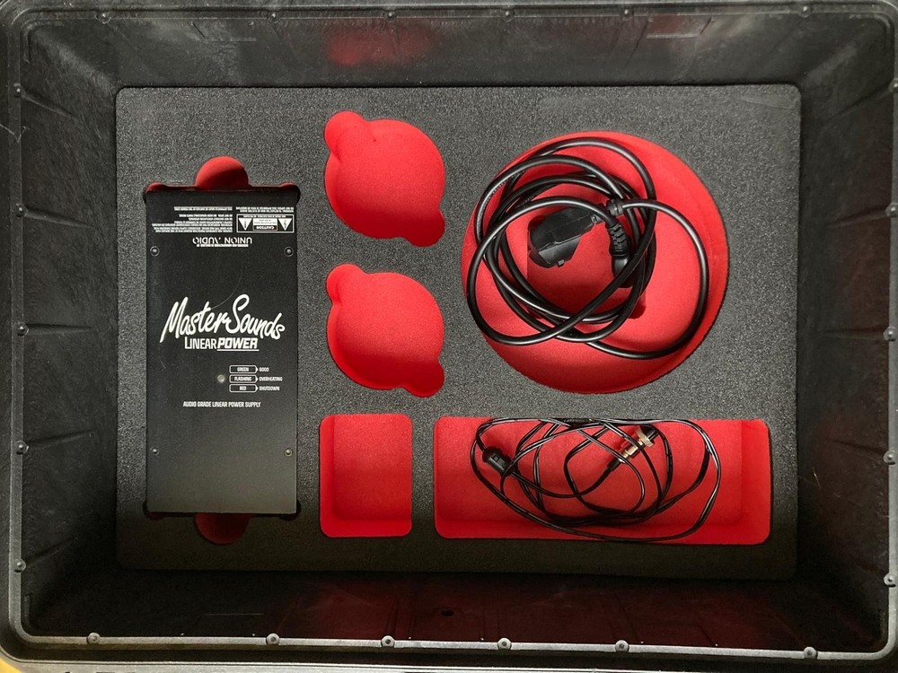 MasterSounds Radius 2 Valve Including Linear PSU And Fitted Flightcase