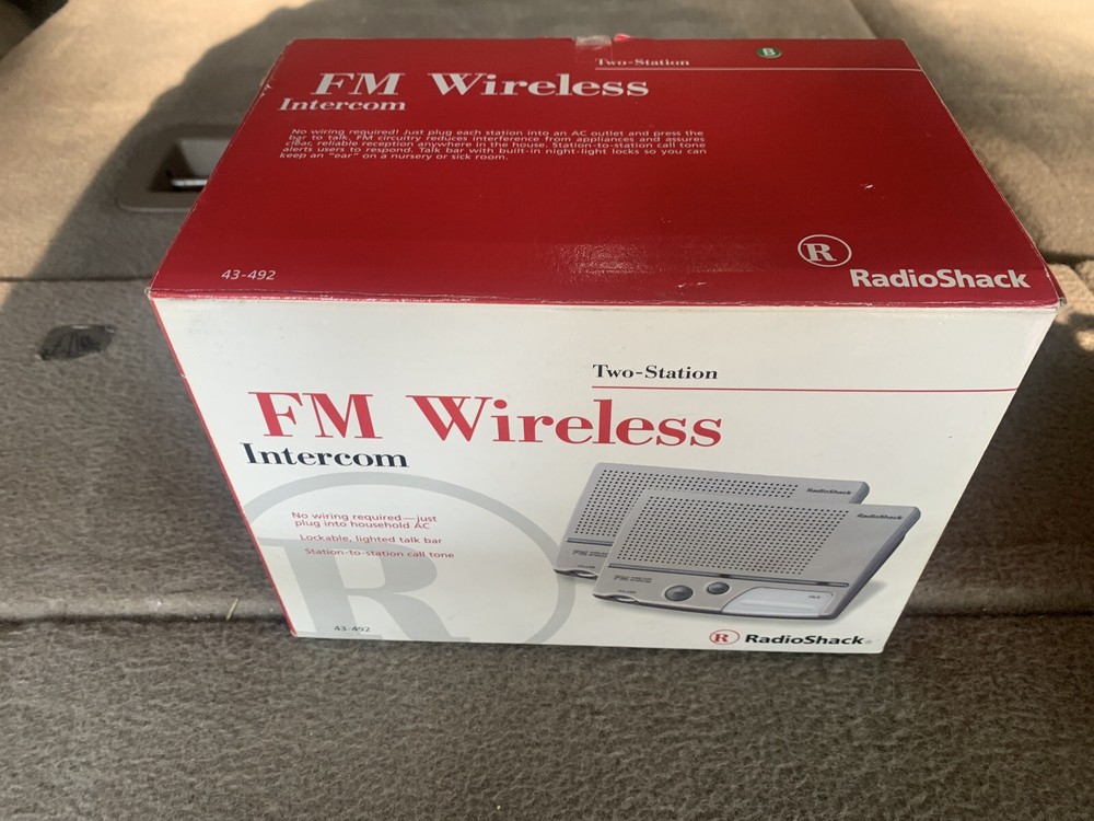 RadioShack Wireless FM Intercom Three-Phase Compatible 43-493 White New Open Box