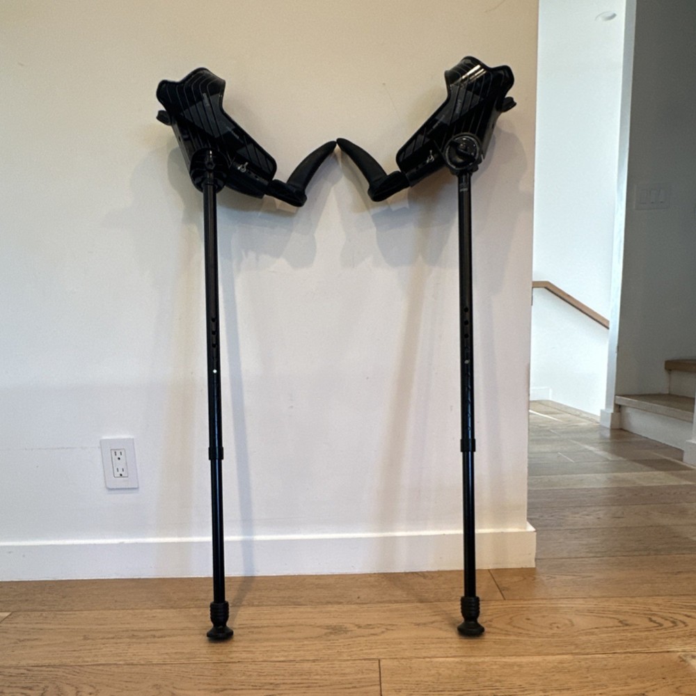 SmartCRUTCH HF Adjustable Forearm Crutches Black with Handgrip