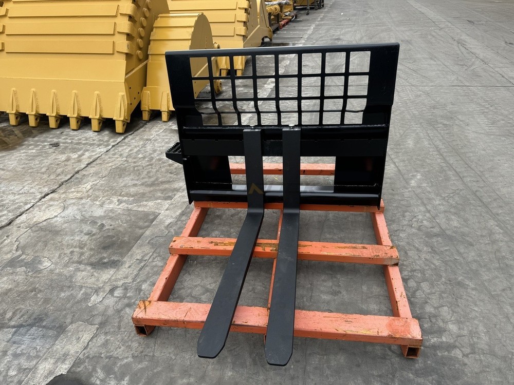 Skid Steer Loader GP Fork Carriage, 50in
