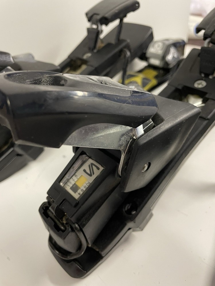 Salomon S850 Downhill Ski Bindings - Synchro Center