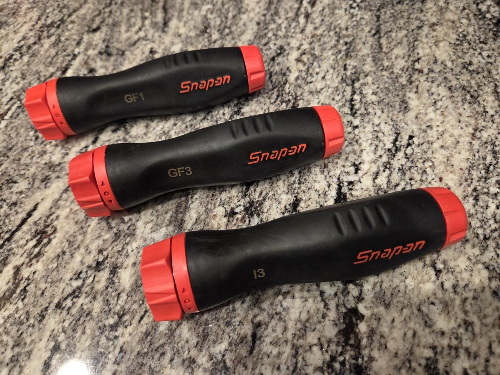 Snapon Tools Soft Grip Standard Ratcheting Screwdriver Handle - RED (1 HANDLE)