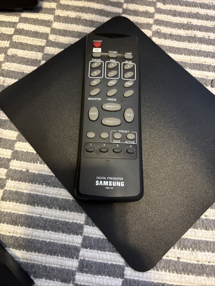 Samsung Video Presenter With Remote, Light Box, Switch Adapter