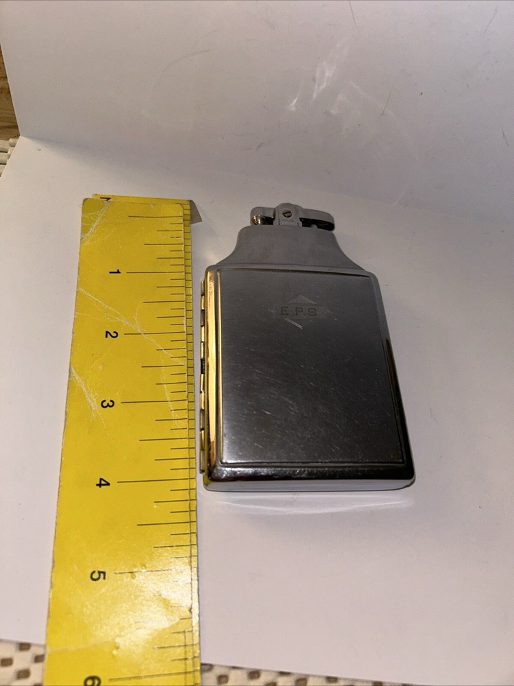 Vintage Ronson Mastercase Etched Silver Tone Cigarette Case Lighter. 4x3x1/2”