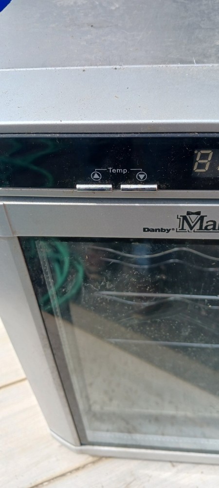 Danby MaitreD 6 Bottle Wine Cooler