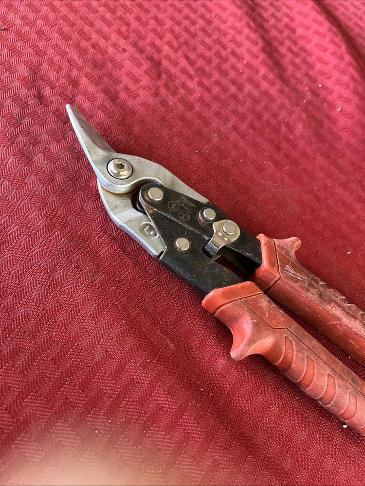 Milwaukee Left Cutting Aviation Snips (48-22-4510)
