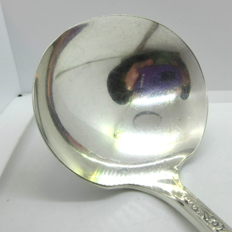 Oneida Community QUEEN BESS II *1 Solid Gravy Ladle* 7" Silverplate 1946