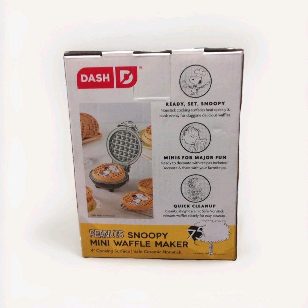 Peanuts x Dash Mini Waffle Maker 4 Inch, (Black & White)