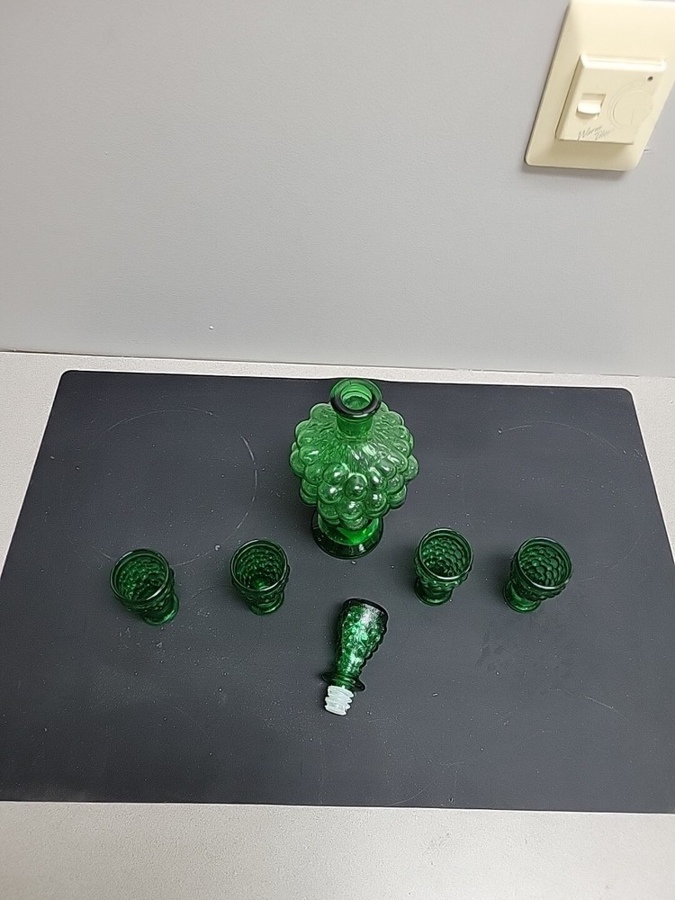 Green Grape Pattern Bottle/Decanter with 4 Shot Glasses