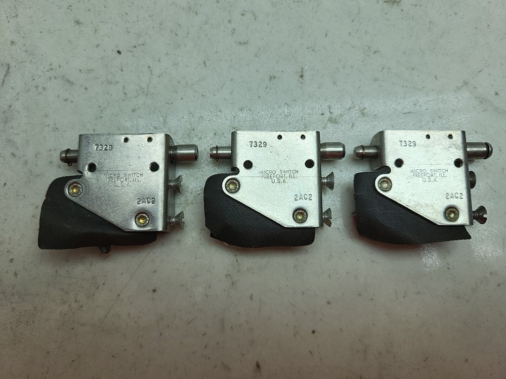 3 Pack Honeywell 2AC2 Micro Switch Level Switch 7329 Used