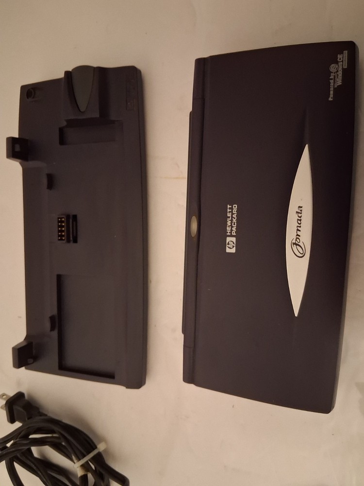 Hewlett-Packard Jornada 680 - "Powered by Microsoft Windows CE"