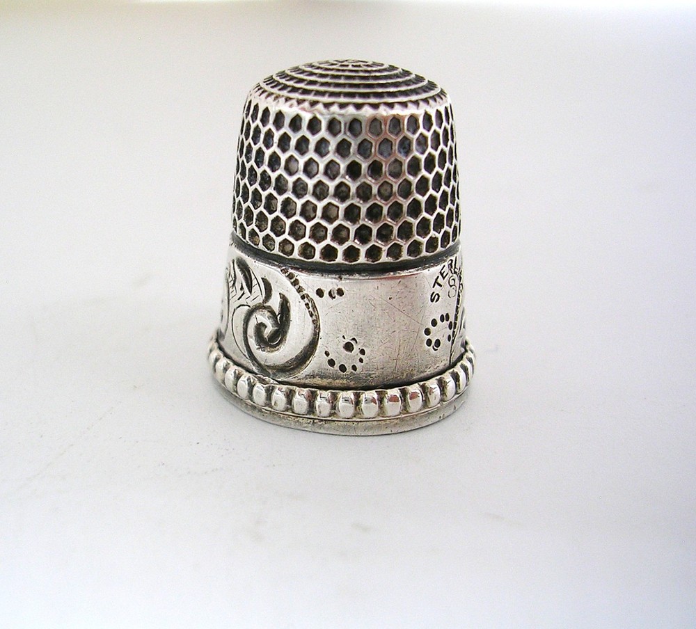 Antique Simons Bro. Sterling Silver Thimble~Acanthus Leaves/Scroll Pattern ~ # 8