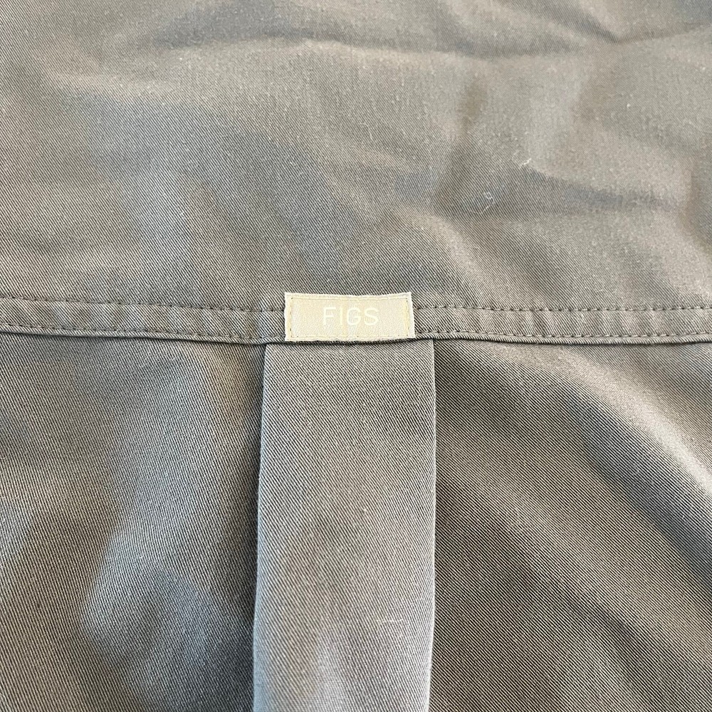 FIGS Rafaela Scrub Top Gray Size 4XL